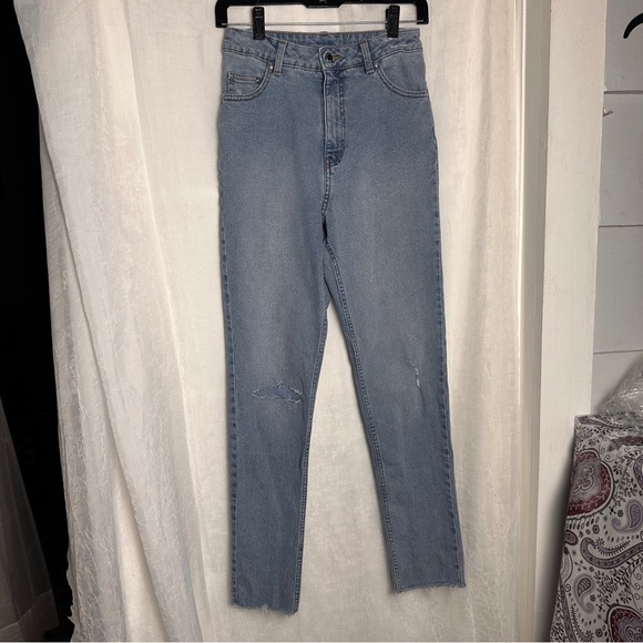 3/$20 💥 Cheap Monday Donna Fanbase High Rise Raw Hem Denim Straight Leg Jeans - Picture 7 of 16